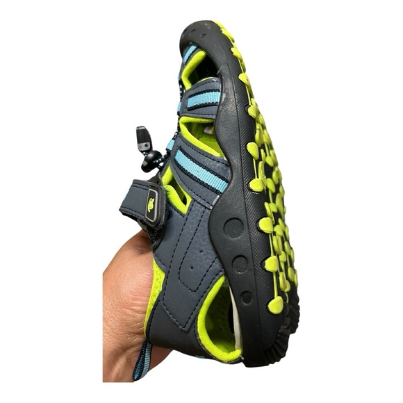 Kamik Kids' Gray and Green Outdoor Sandals size CLOSED-TOE SANDALS
CRAB size 3 - Picture 6 of 11